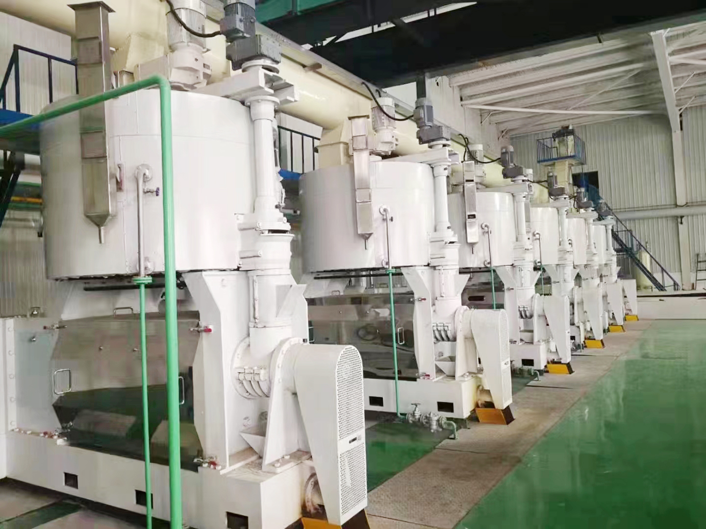 300吨玉米胚芽榨油车间